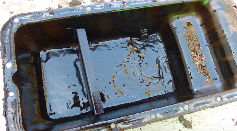 Illustration for article titled Here's What The Inside Of A Neglected World War II Jeep Engine Looks Like